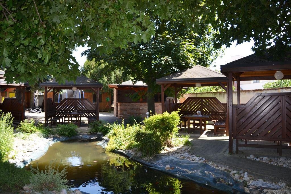 Hotel U Racka Ostrožská Nová Ves Zewnętrze zdjęcie