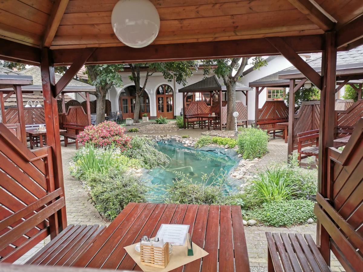 Hotel U Racka Ostrožská Nová Ves Zewnętrze zdjęcie